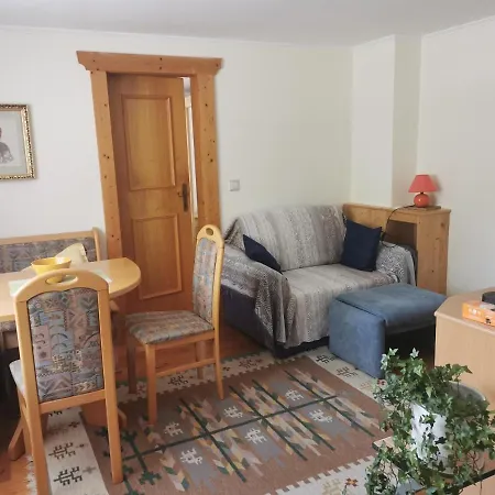 Haus Am Bach شقة